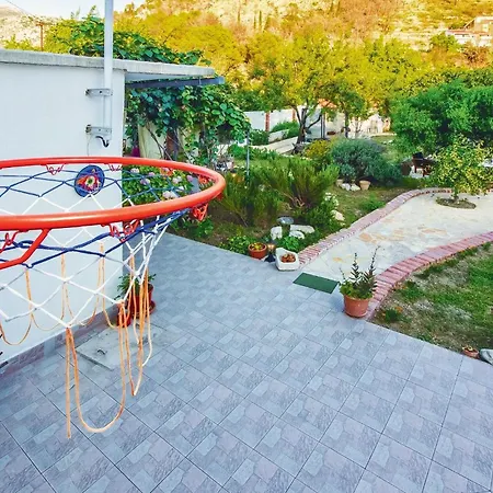 Casa de Férias In Zrnovnica *