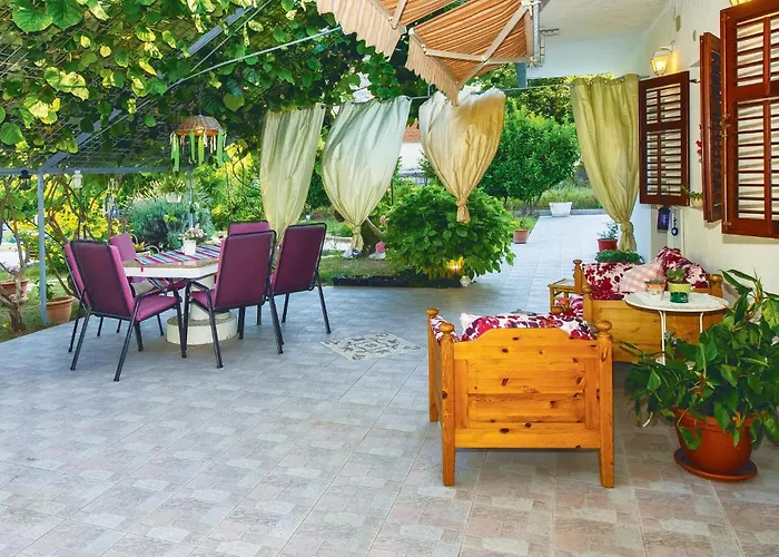 In Holiday home Zrnovnica