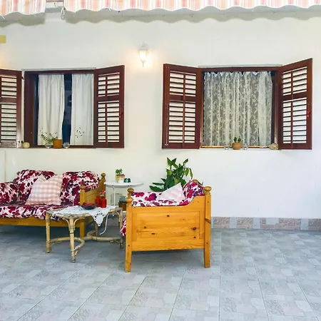 2 Bedroom Cozy In Zrnovnica