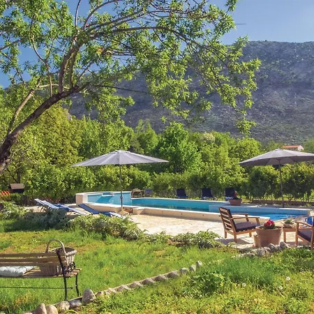 In Zrnovnica Casa vacanze