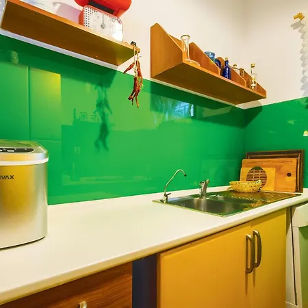 In Zrnovnica Hébergement de vacances