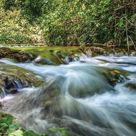 In Zrnovnica Hébergement de vacances